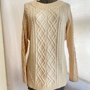 St. John NWOT cream cable knit soft wool sweater